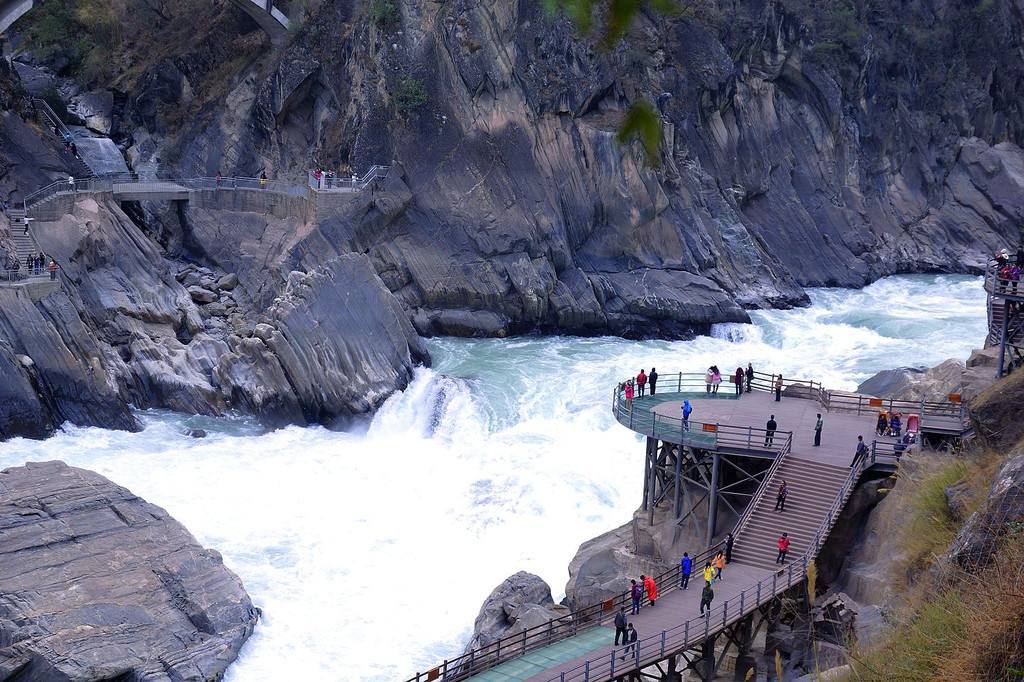 麗江虎跳峽景區(qū)旅游-麗江要去虎跳峽呆一天以度過足夠的時(shí)間嗎？