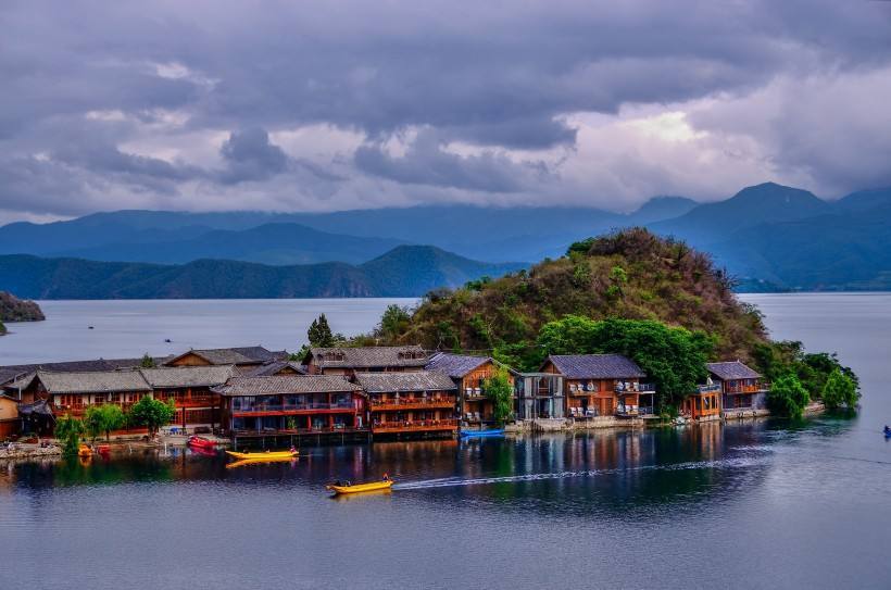 麗江旅游甩掉旅客-麗江為什么要求旅游業(yè)“砍骨頭，戒毒”？